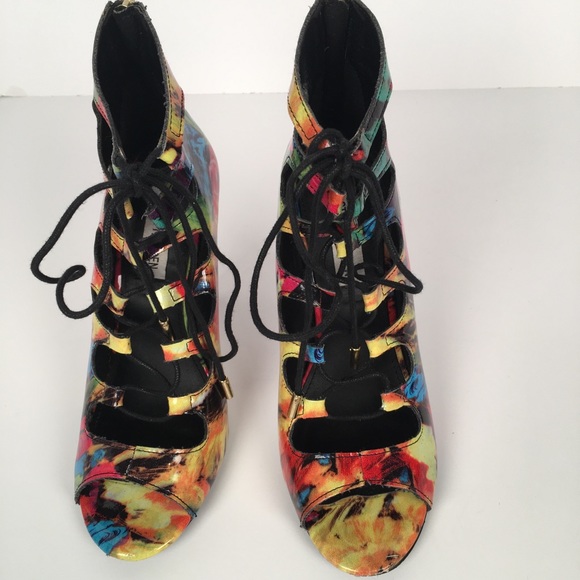 Steve Madden's Women's Floral Multi Color Lace-Up - Picture 3 of 7
